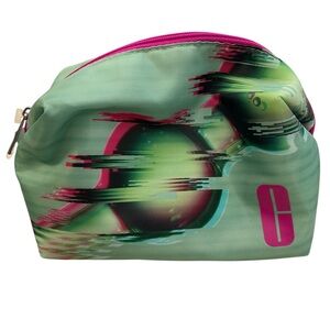 New,Clinique 8 PCS Travel Size
Makeup Deluxe Sample Gift Set
Green Bag unopened.